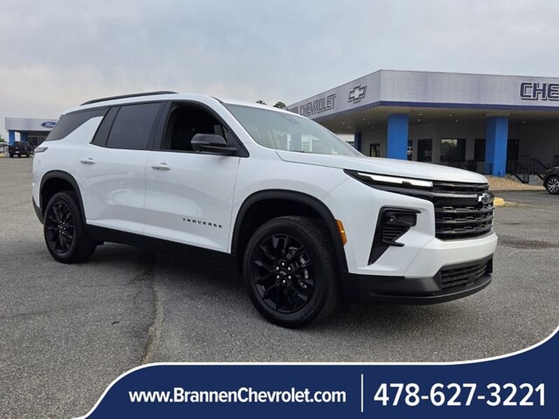 2026 Chevrolet Traverse FWD LT's photo