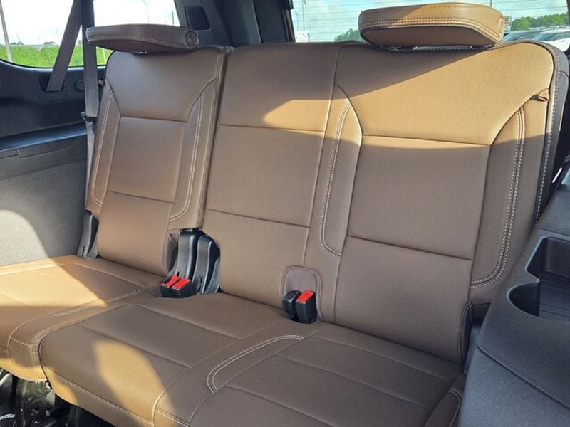 2026 Chevrolet Suburban High Country - Photo 9