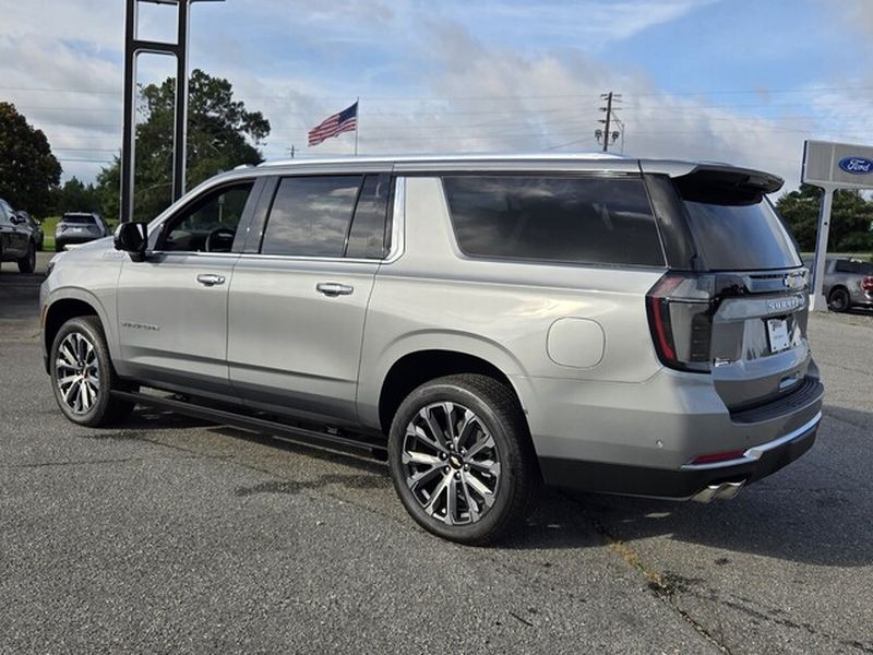 2026 Chevrolet Suburban High Country - Photo 10
