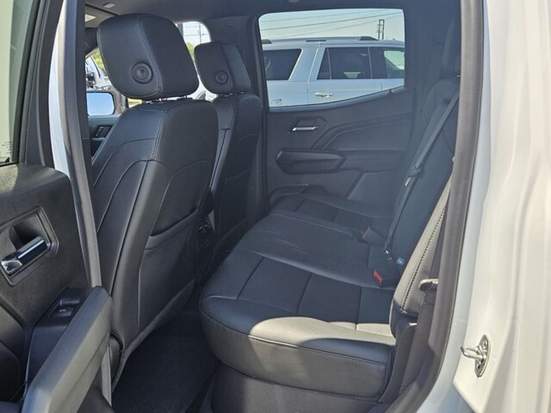 2025 Chevrolet Colorado LT - Photo 6