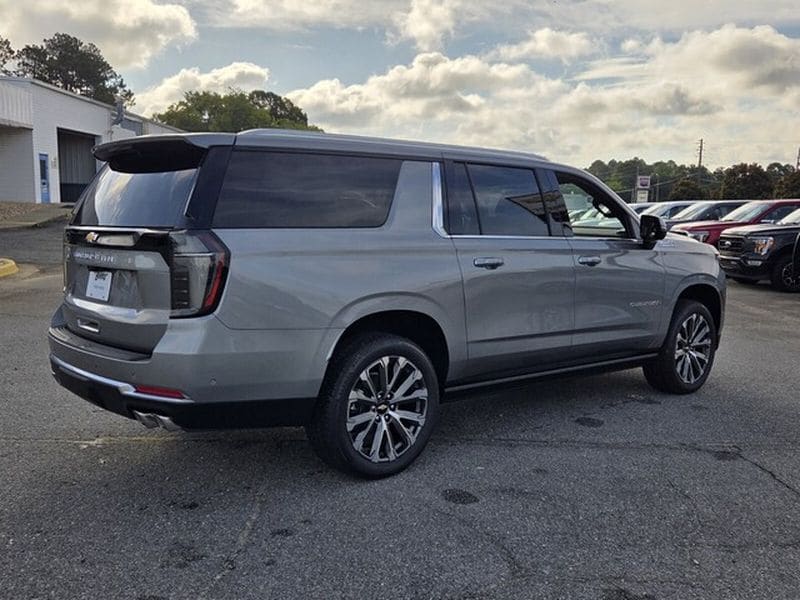 2026 Chevrolet Suburban High Country - Photo 14