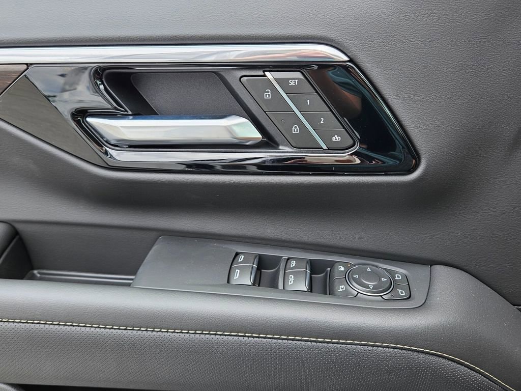 2025 Chevrolet Suburban Premier - Photo 29