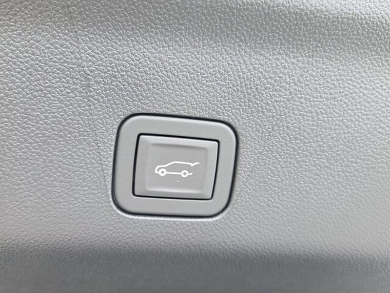 2026 Chevrolet Suburban High Country - Photo 13