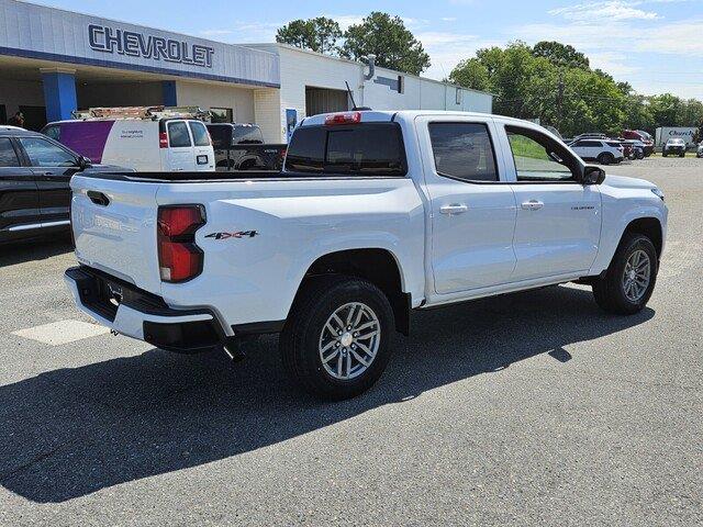 2025 Chevrolet Colorado LT - Photo 11