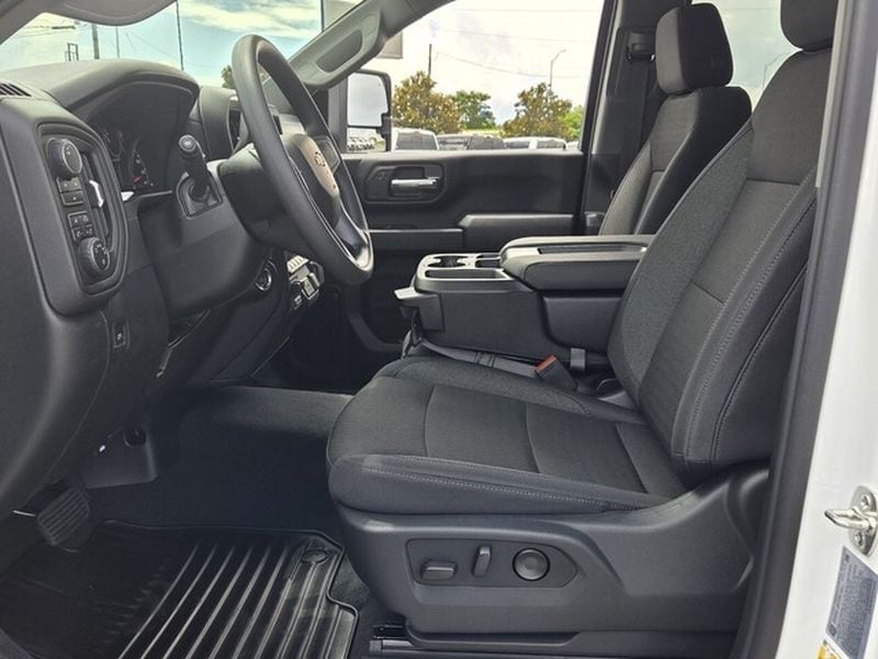 2026 Chevrolet Silverado 2500 HD Custom - Photo 5