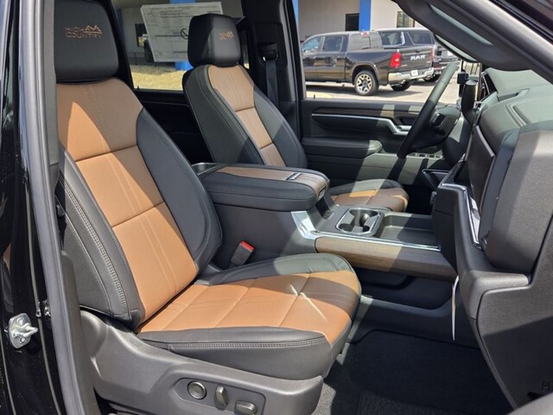 2026 Chevrolet Silverado 2500 HD High Country - Photo 17