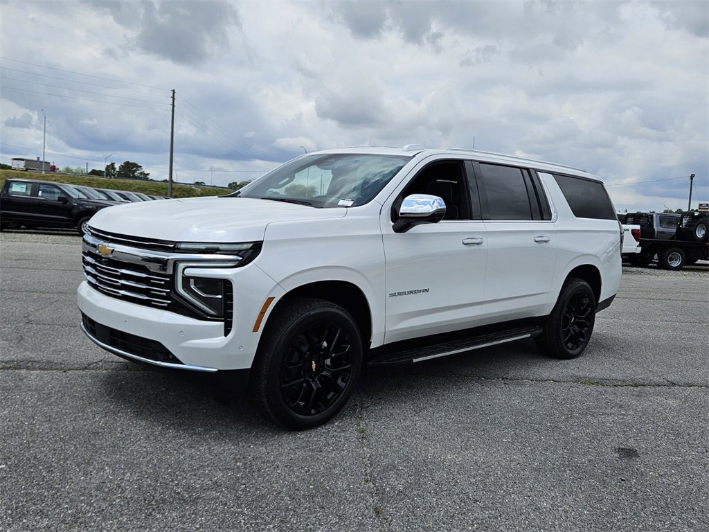 2025 Chevrolet Suburban Premier photo 3