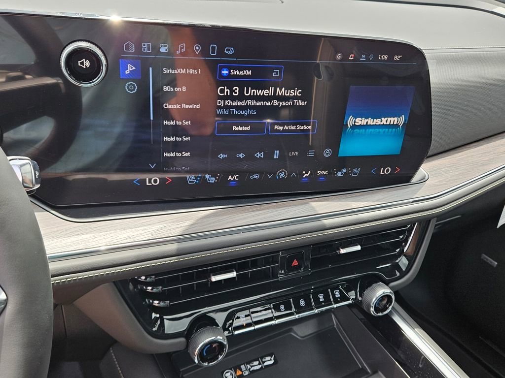 2025 Chevrolet Suburban Premier - Photo 21