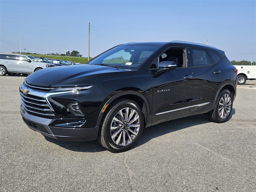 2025 Chevrolet Blazer Premier photo 2