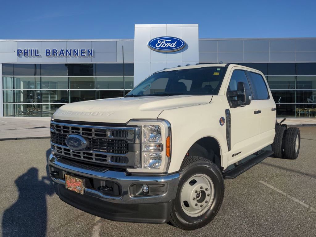 2026 Ford F-350 Super Duty Chassis Cab XL's photo