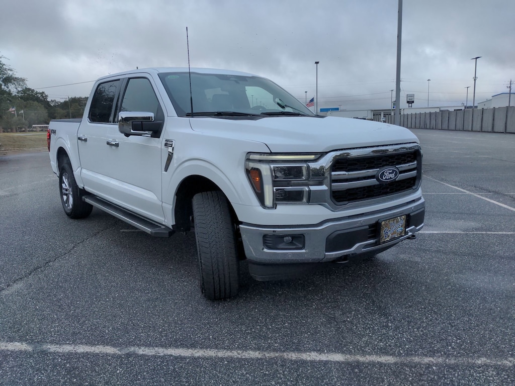 New 2025 Ford F-150 Lariat TRUCK