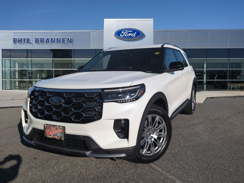 2026 Ford Explorer Platinum's photo