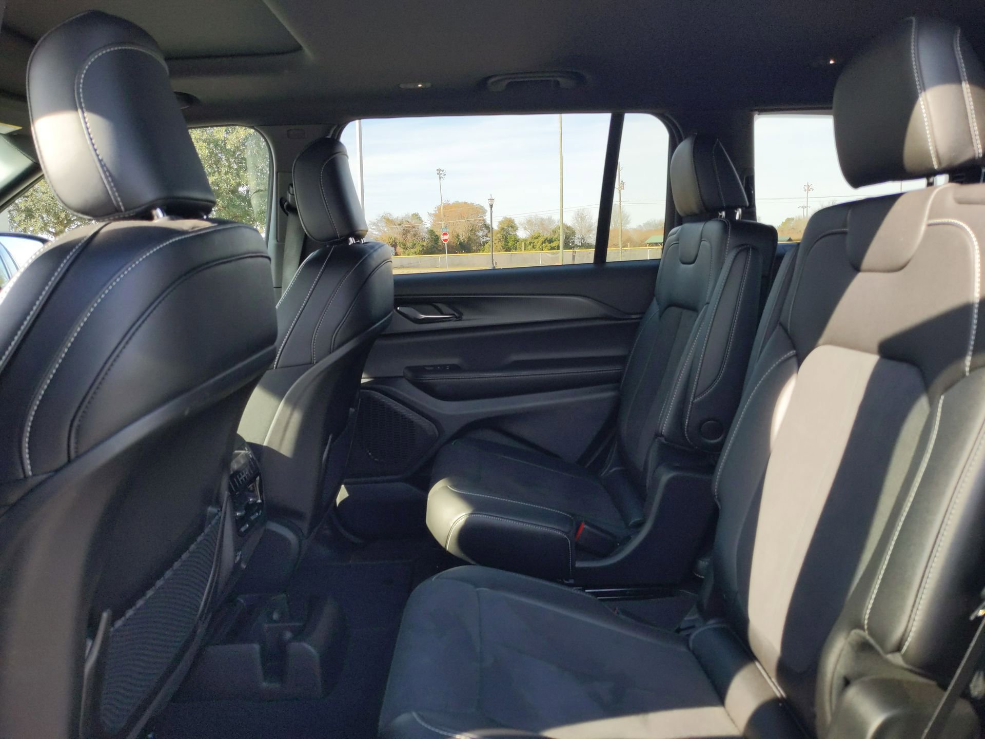 2024 Jeep Grand Cherokee L Altitude - Photo 29