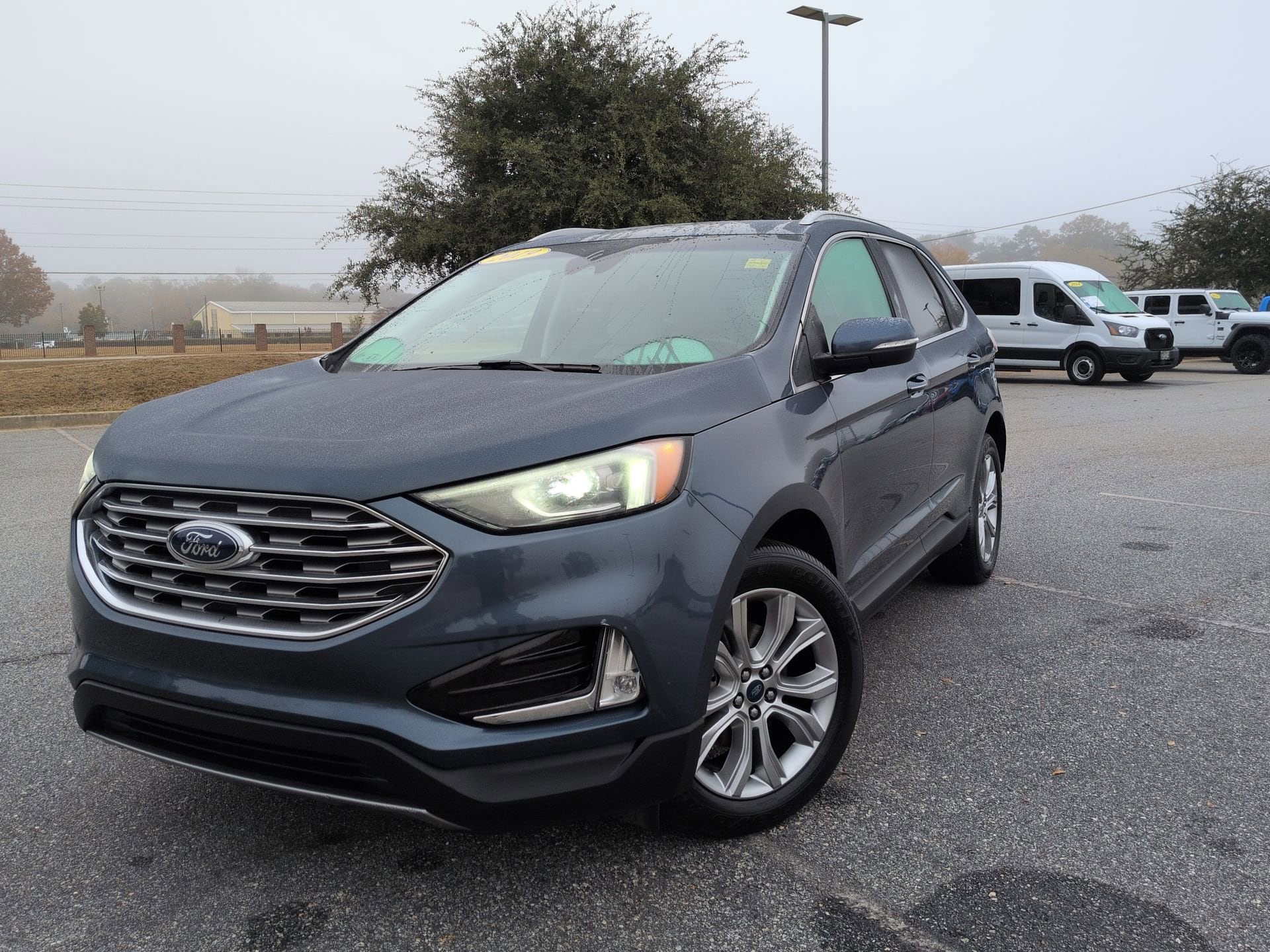 2019 Ford Edge Titanium's photo