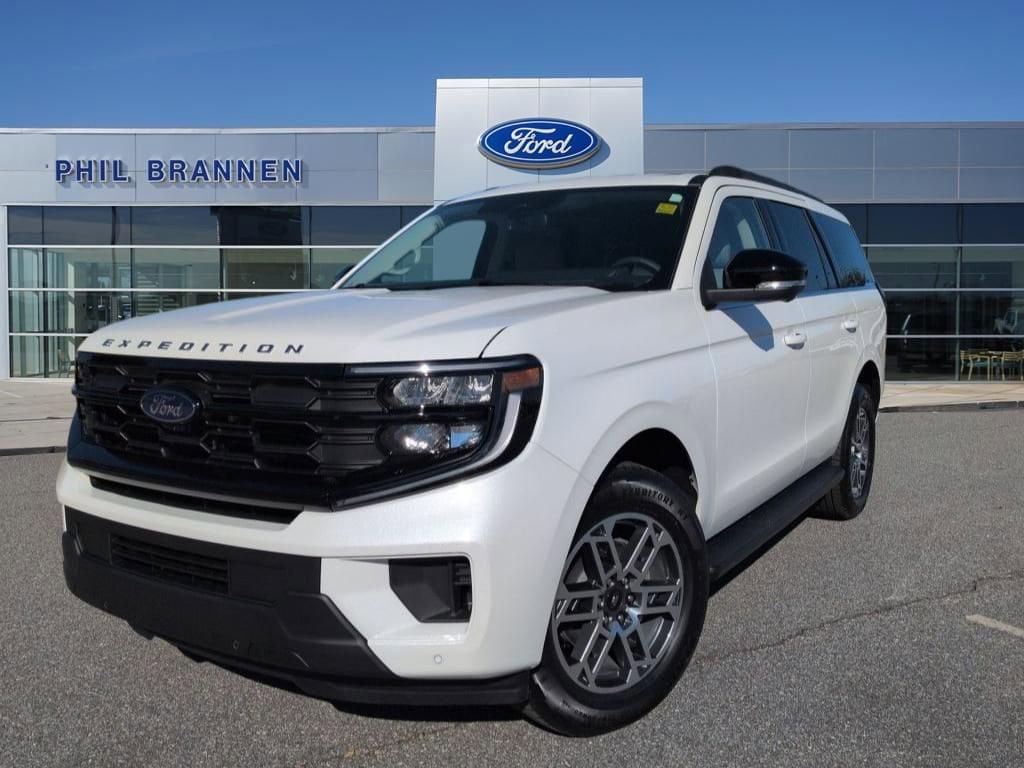 2026 Ford Expedition Active's photo