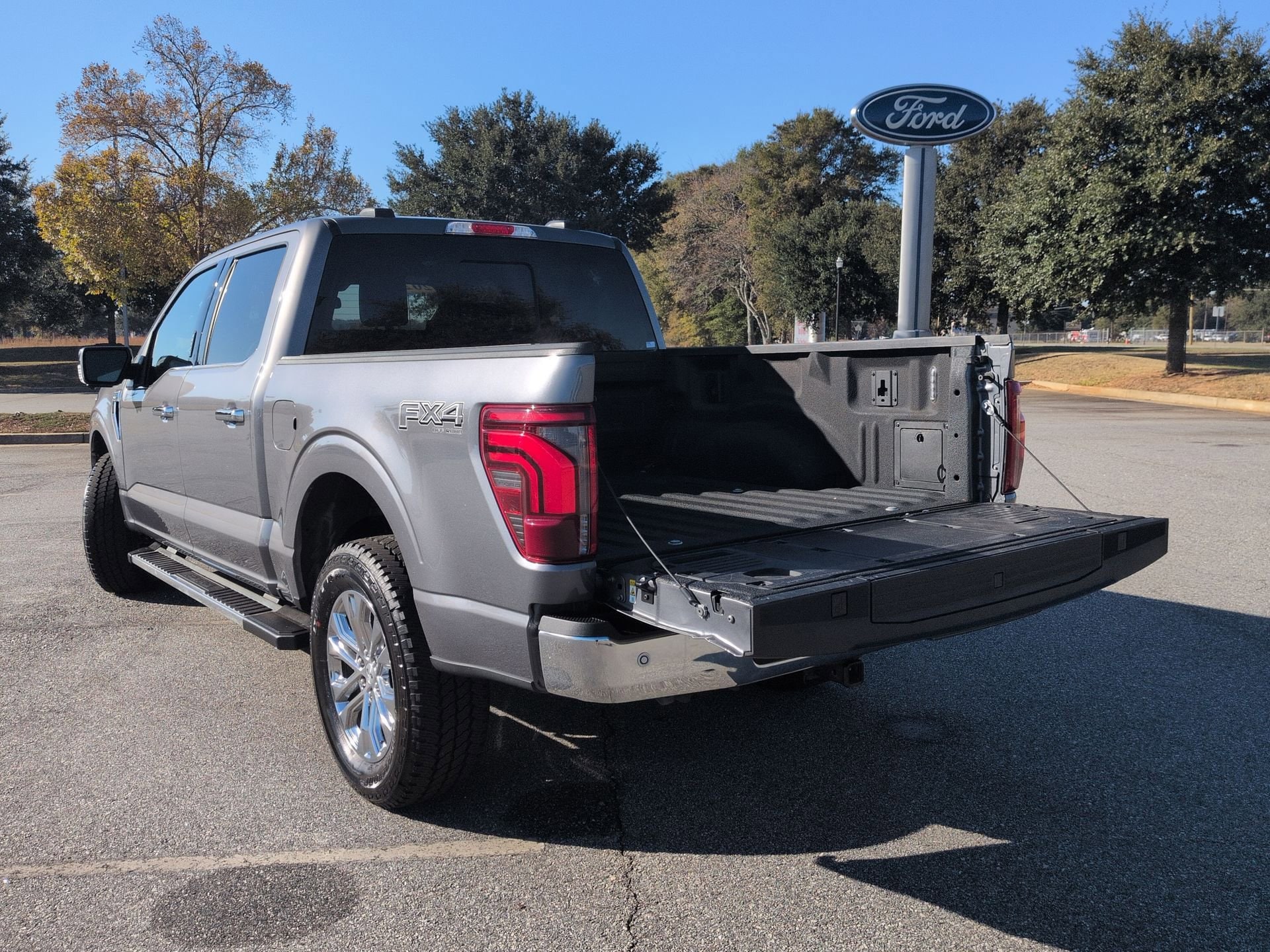 2024 Ford F-150 Lariat - Photo 12