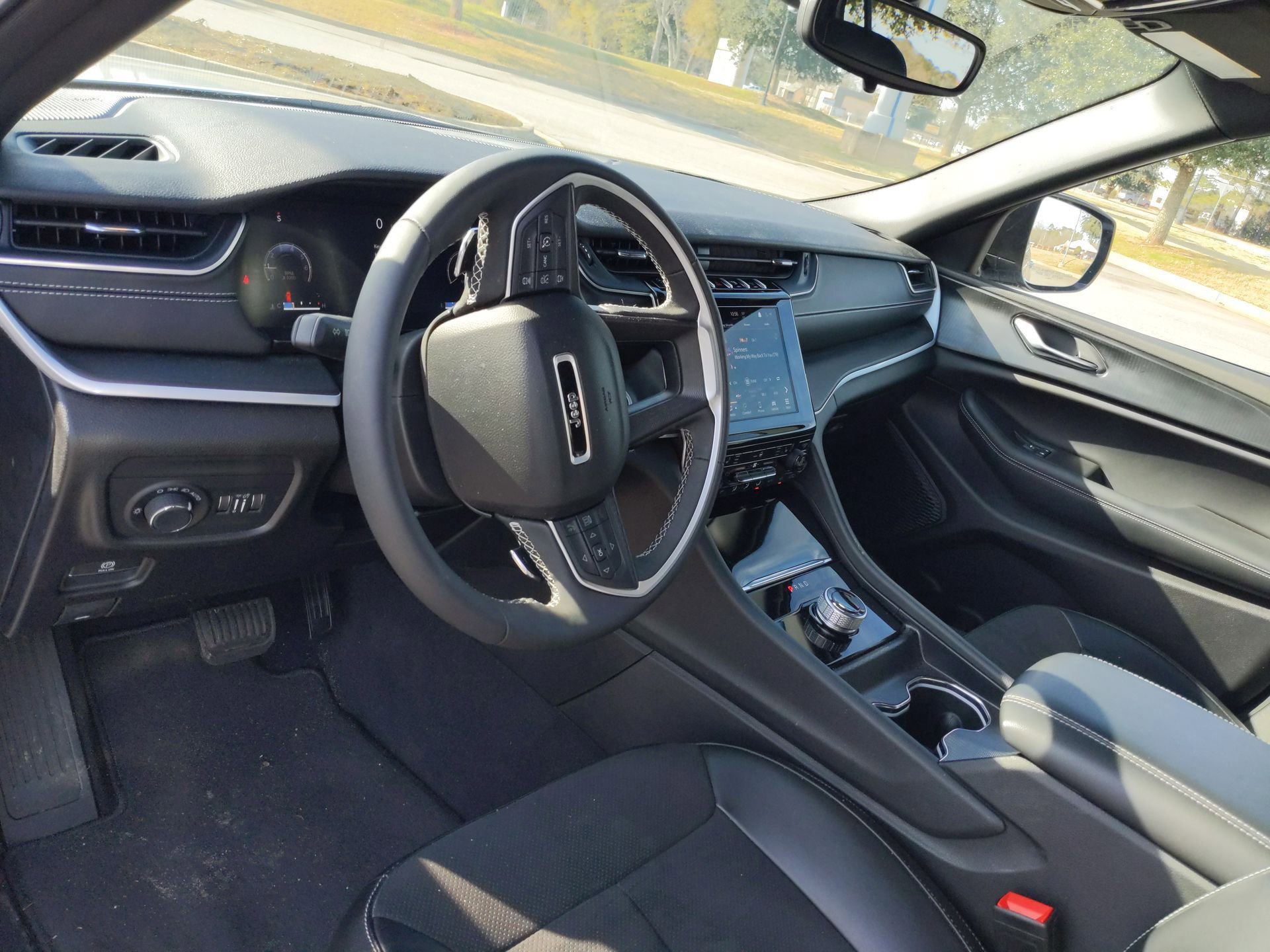 2024 Jeep Grand Cherokee L Altitude - Photo 16