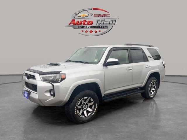 2021 Toyota 4Runner Off-Road's photo