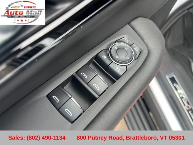 2025 GMC Yukon AT4 Ultimate - Photo 12