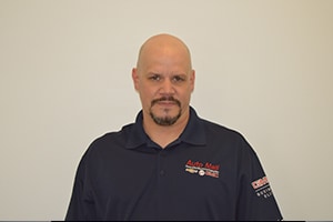 Staff member EMERSON from ID_898682e72fca
