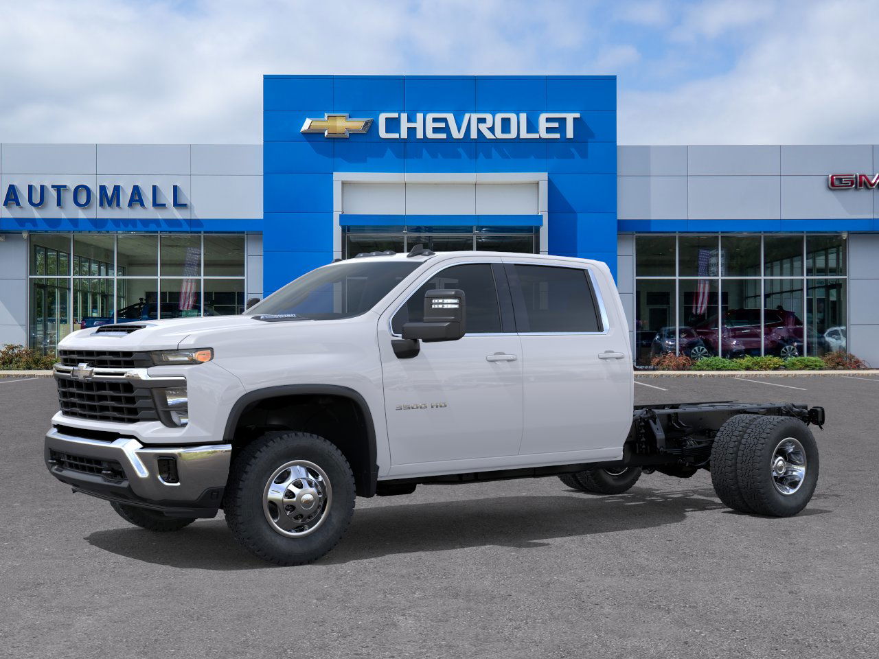 2025 Chevrolet Silverado 3500HD LT photo 2