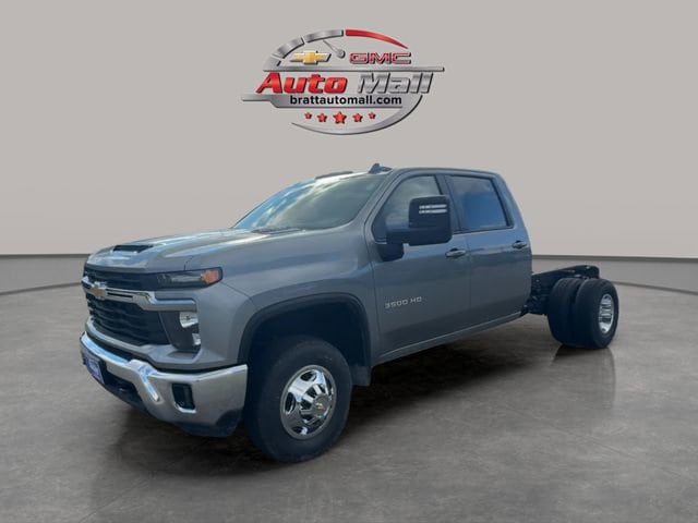 2025 Chevrolet Silverado 3500HD LT's photo