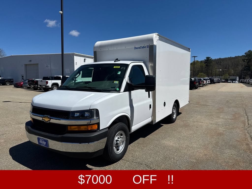 New 2026 Chevrolet Express Cutaway 3500 1WT Cutaway Van
