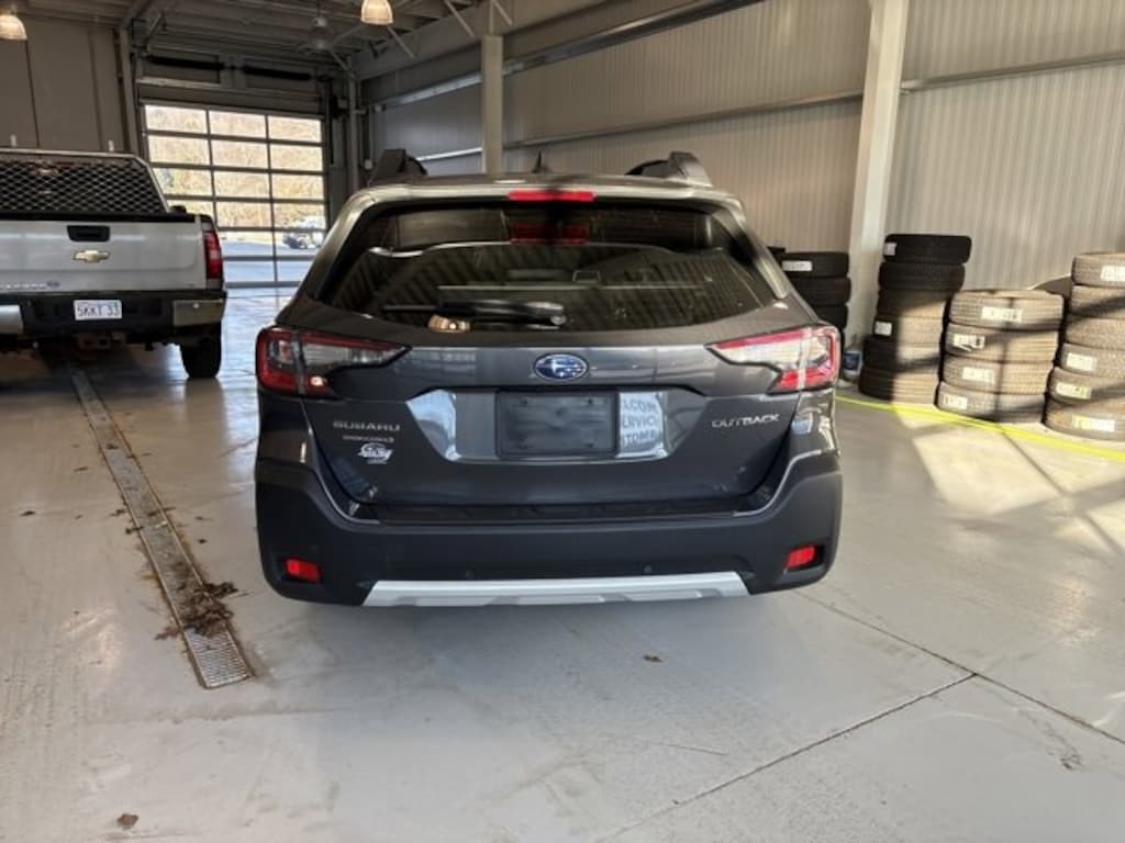 Used 2023 Subaru Outback Limited SUV