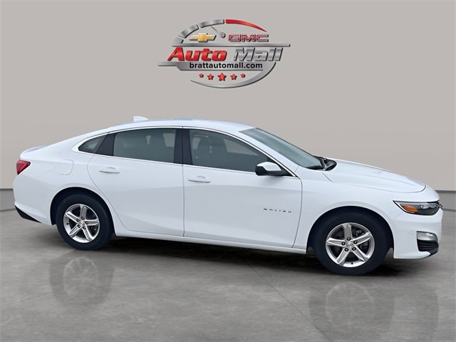 Used 2023 Chevrolet Malibu 1LT with VIN 1G1ZD5ST9PF225372 for sale in Brattleboro, VT