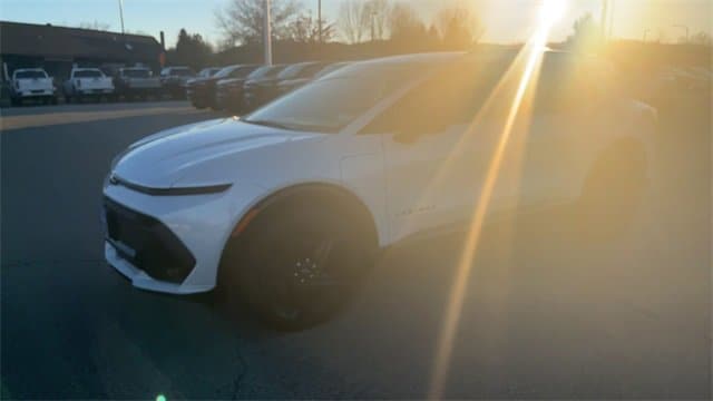 2024 Chevrolet Equinox EV RS's photo