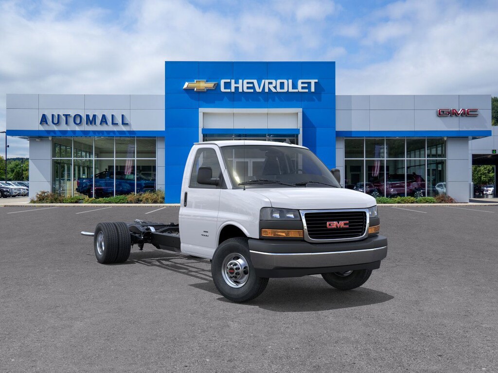 New 2025 GMC Savana Cutaway 4500 2WT Cutaway Van
