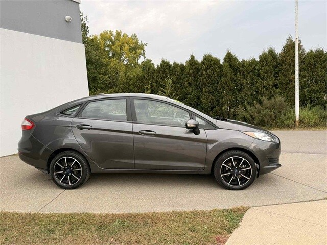 2019 Ford Fiesta SE photo 2