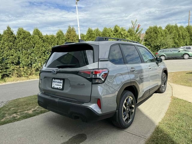 2025 Subaru Forester Premium photo 3
