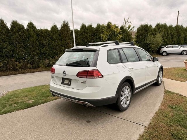 2018 Volkswagen Golf Alltrack TSI S 4Motion photo 2