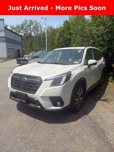 2023 Subaru Forester Limited's photo