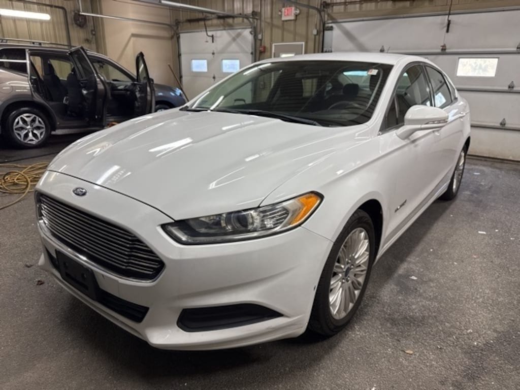 Used 2014 Ford Fusion Hybrid SE Sedan