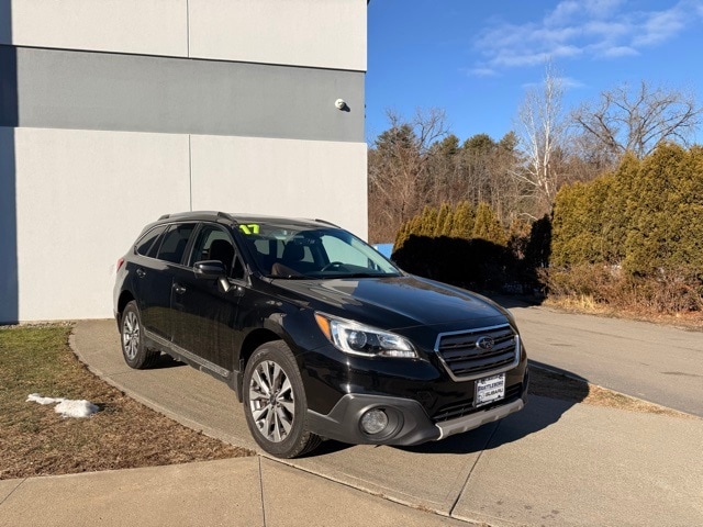 2017 Subaru Outback Touring's photo