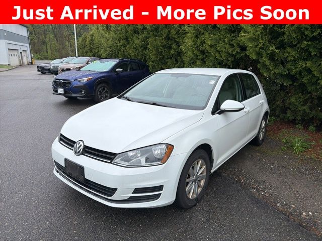 2016 Volkswagen Golf TSI S 4-Door Auto's photo