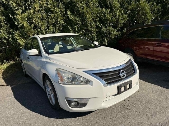 2014 Nissan Altima 2.5 SV photo 2