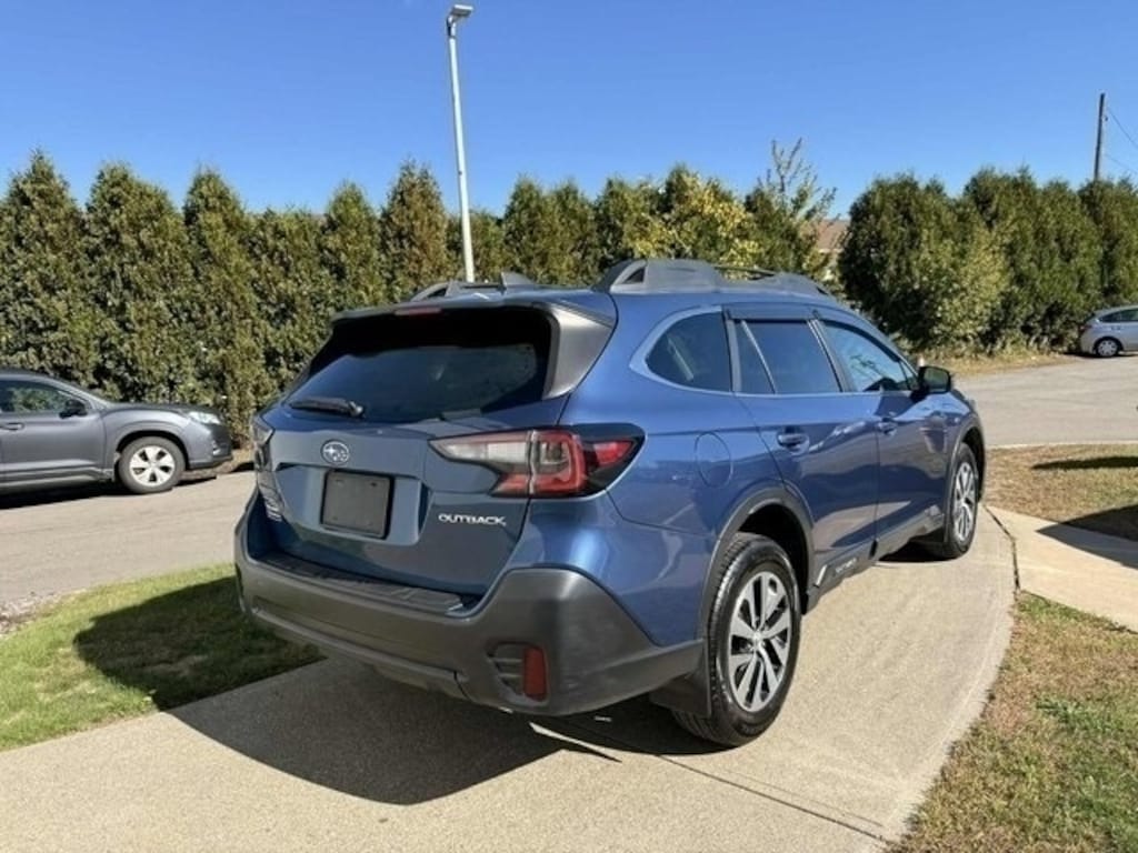 Used 2021 Subaru Outback Premium SUV