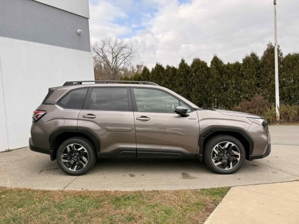 New 2025 Subaru Forester Hybrid Premium SUV