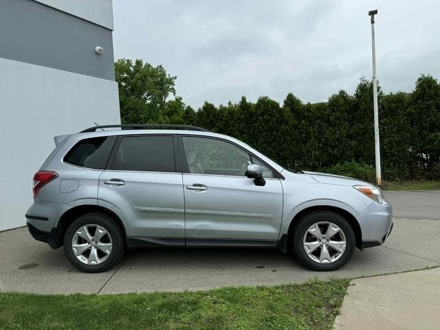2014 Subaru Forester 2.5i Touring photo 2