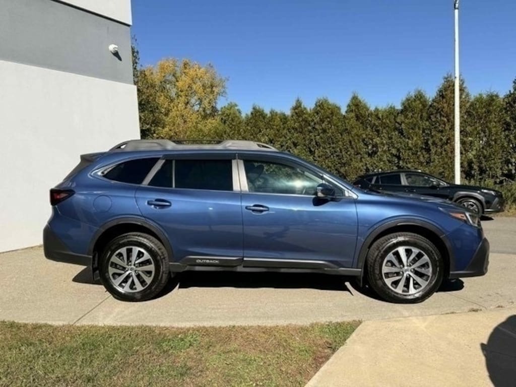 Used 2021 Subaru Outback Premium SUV