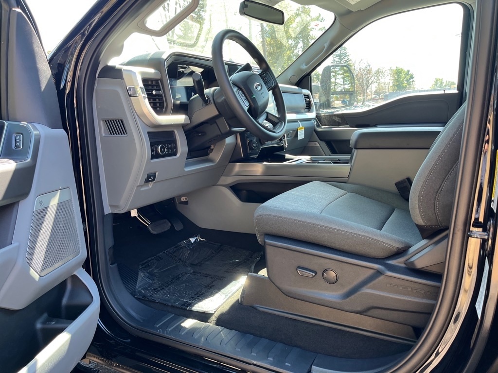 2026 Ford F-350 Super Duty XLT - Photo 9