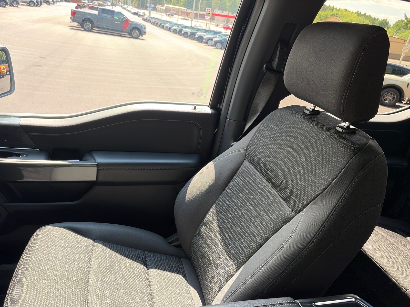 2023 Ford F-150 XLT - Photo 17