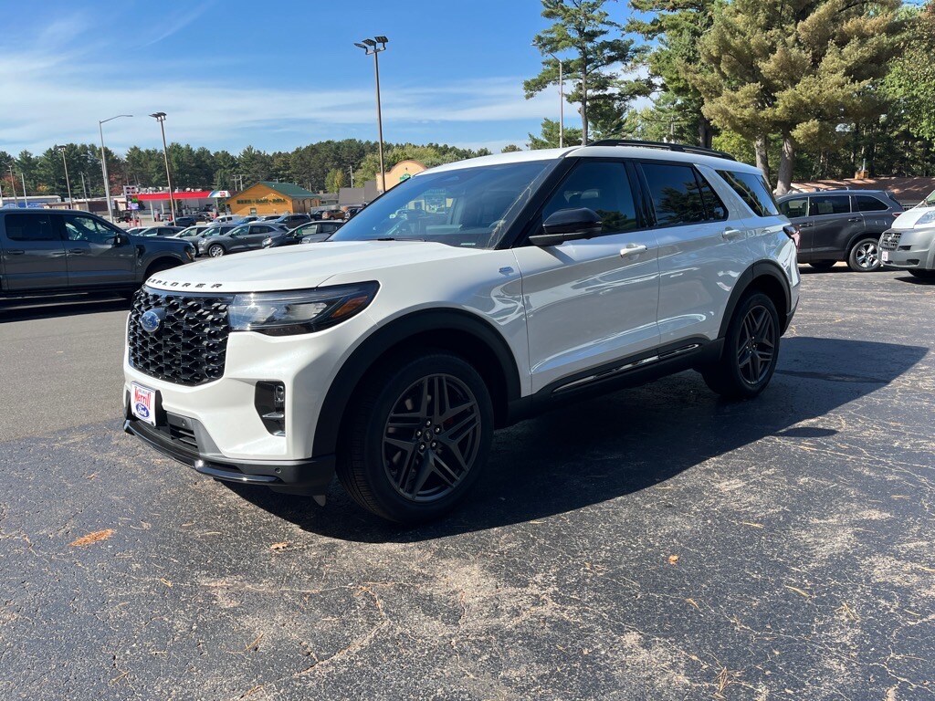 2025 Ford Explorer ST-Line photo 3