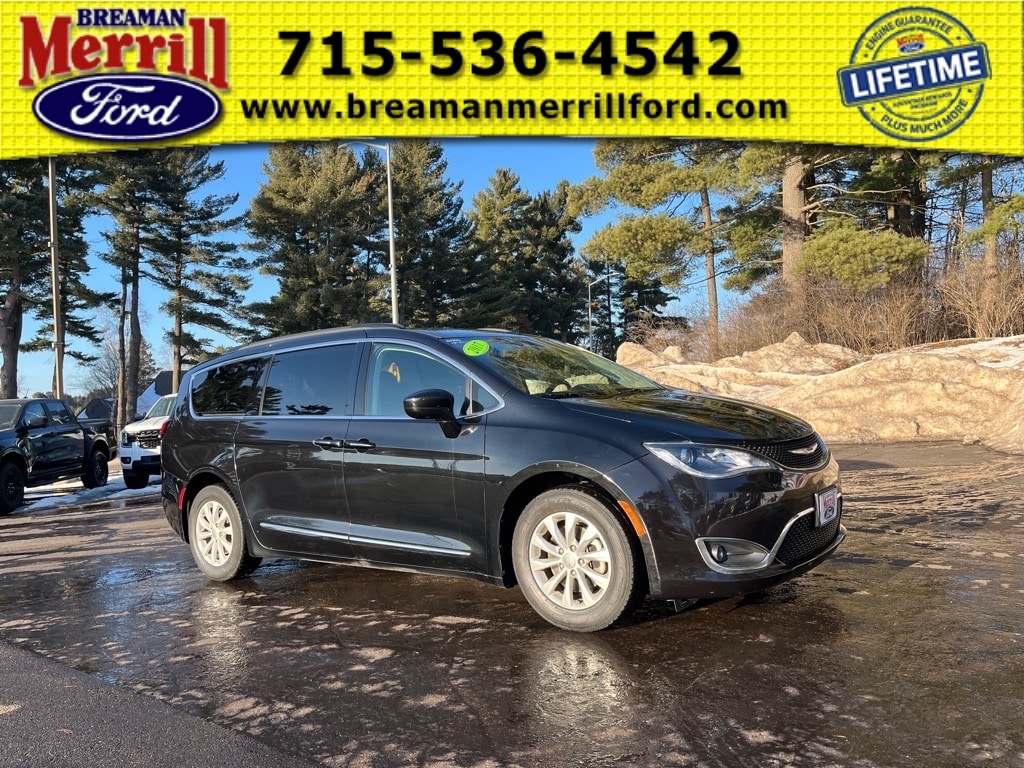 Used 2017 Chrysler Pacifica Touring-L Van