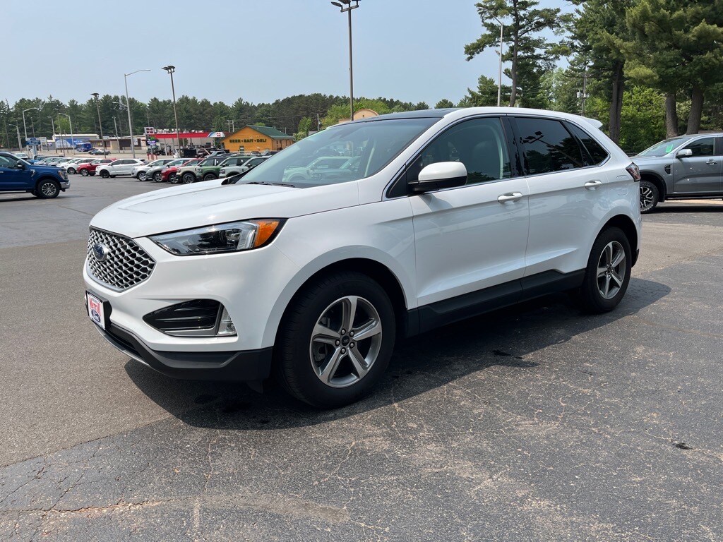 2023 Ford Edge SEL photo 2