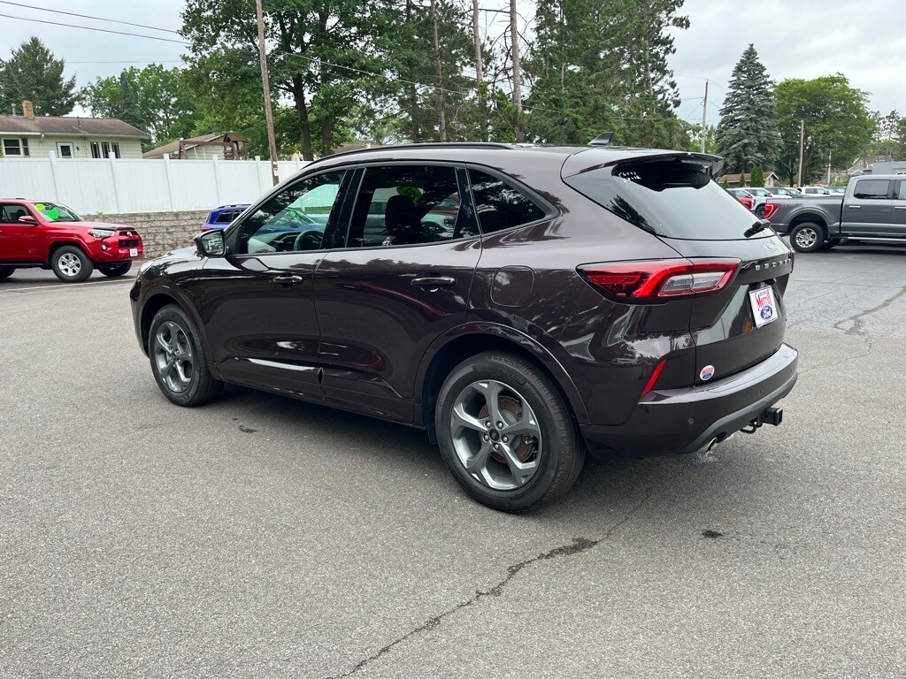 2023 Ford Escape ST-Line Select photo 3