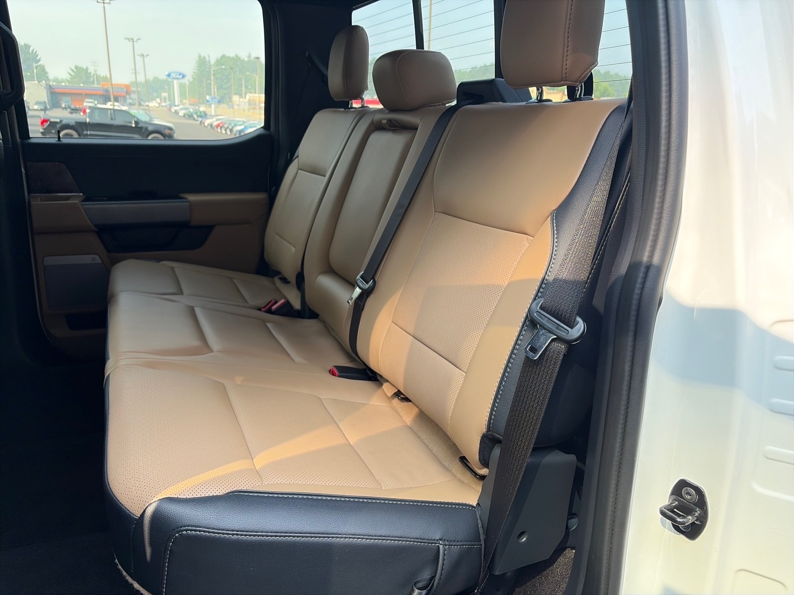 2022 Ford F-150 Lariat - Photo 11